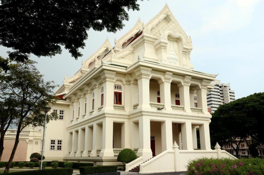 White House Asoke Sukhumvit 18 Hotell Bangkok Exteriör bild
