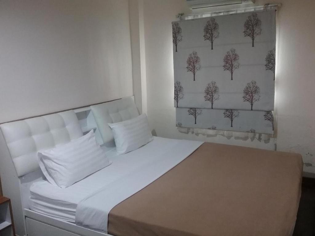 White House Asoke Sukhumvit 18 Hotell Bangkok Exteriör bild
