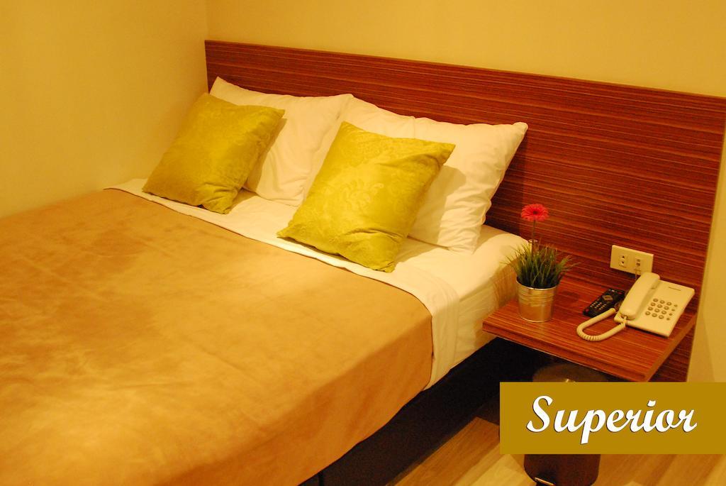 White House Asoke Sukhumvit 18 Hotell Bangkok Exteriör bild